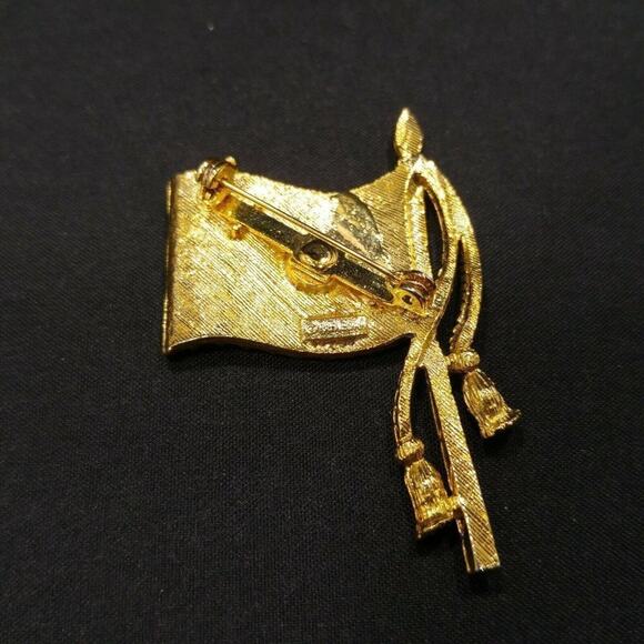 Vtg Rafaelian American Flag Brooch Rhinestone Pave Waving Gold Tone Tassels, 2" - Picture 6 of 8
